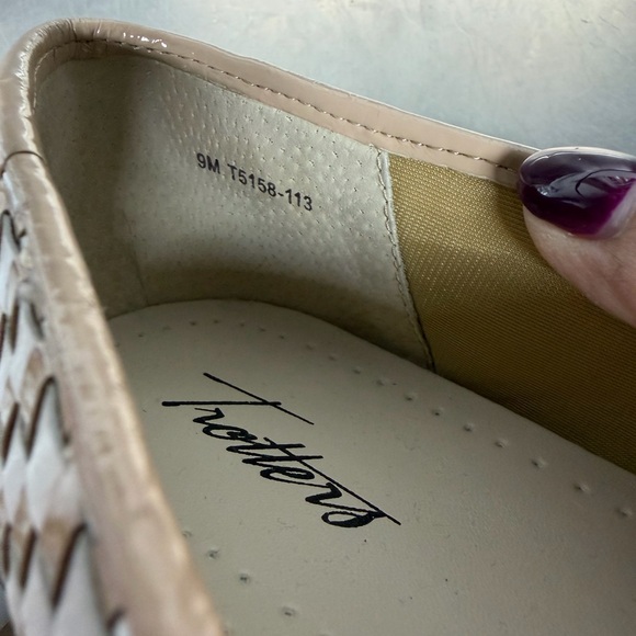 Trotters Liz Leather woven loafers size 9 - Picture 6 of 7